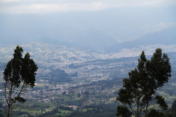 Lateral view of the Loja valley.