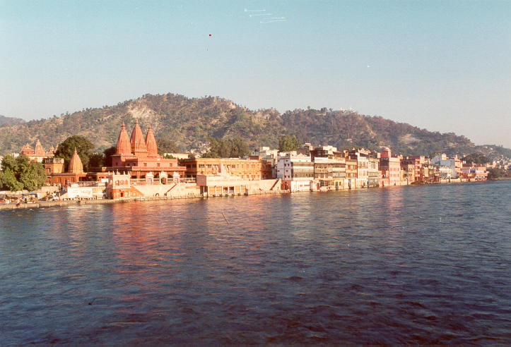 El Ro Ganges en Haridwar, Uttaranchal, India.