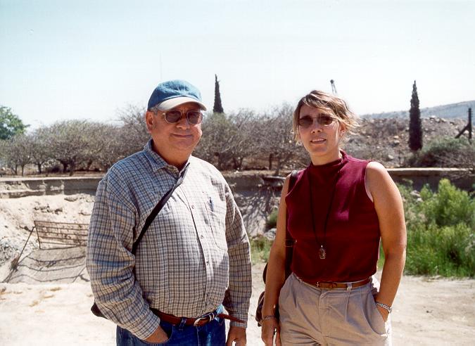 Alberto Castro and Ana Elena Espinoza on the valley of Arroyo Alamar, Tijuana, Baja California, September 16, 2002.