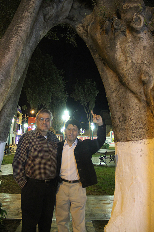 Dr. Victor Miguel Ponce y Jose Regalado en Huánuco, Perú.