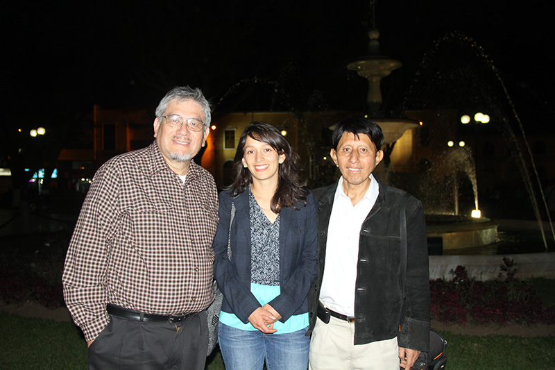 Dr. Victor Miguel Ponce, Rosa Aguilar y Jose Regalado en Huánuco, Perú.
