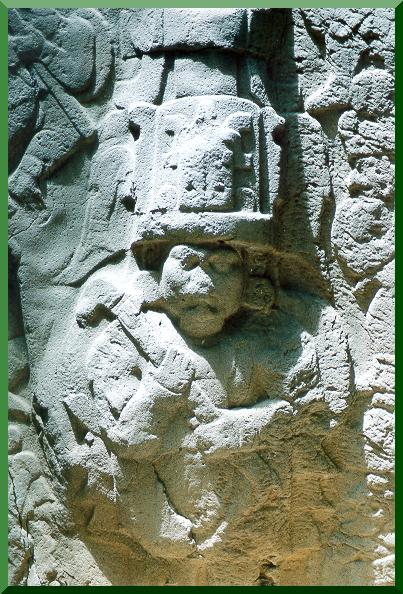 Olmeca statue at Parque La Venta.